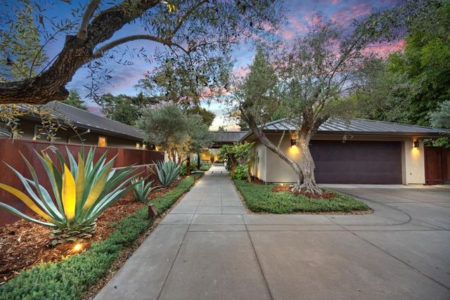 3636 Fair Oaks Blvd, Sacramento, CA 95864