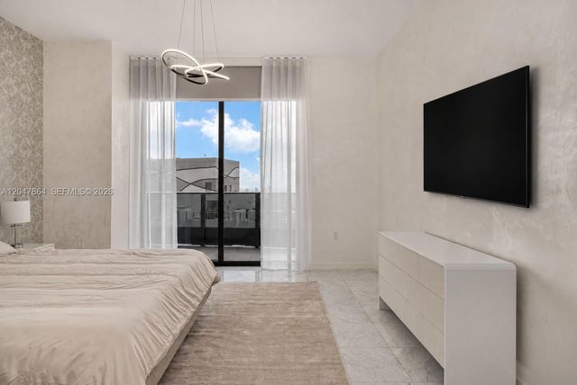 1000 Brickell Plz PH5203, Miami, FL 33131