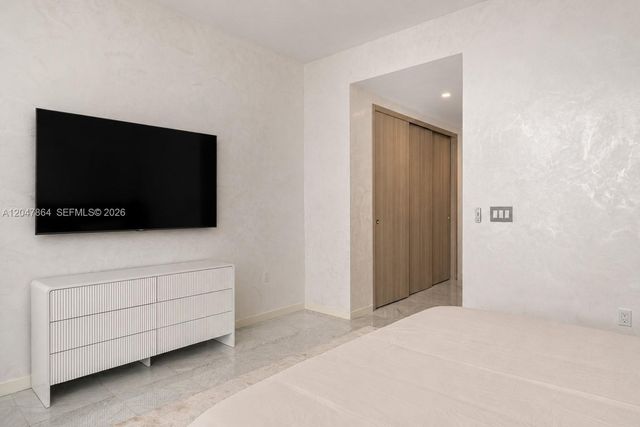 1000 Brickell Plz PH5203, Miami, FL 33131