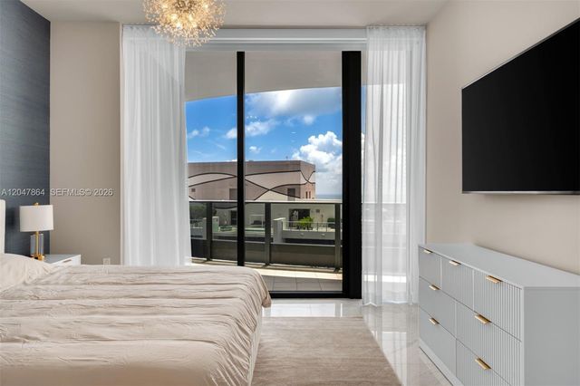 1000 Brickell Plz PH5203, Miami, FL 33131
