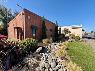 430 W 7TH Ave, Junction City, OR 97448