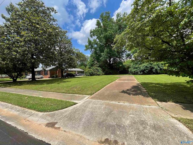 4411 Lakeview Drive NW, Huntsville, AL 35810