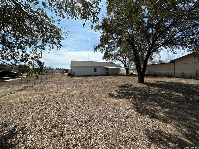 715 Walnut, Jourdanton, TX 78026