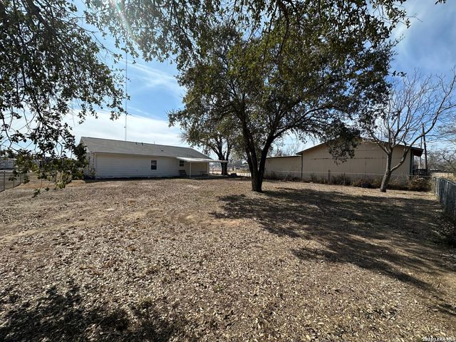 715 Walnut, Jourdanton, TX 78026