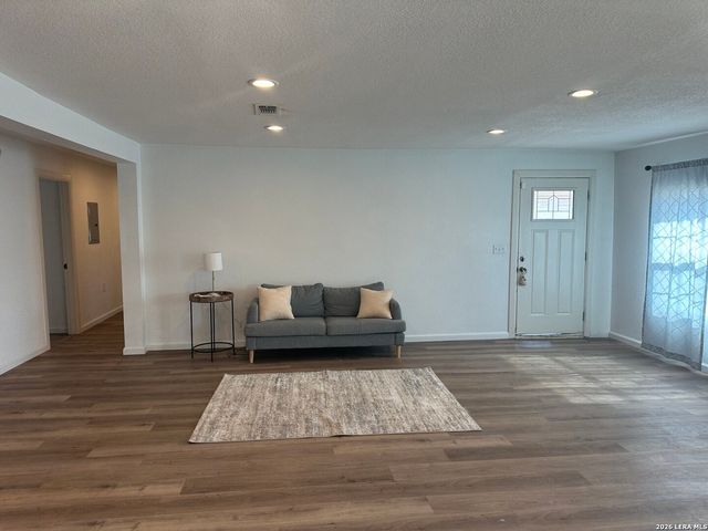 715 Walnut, Jourdanton, TX 78026