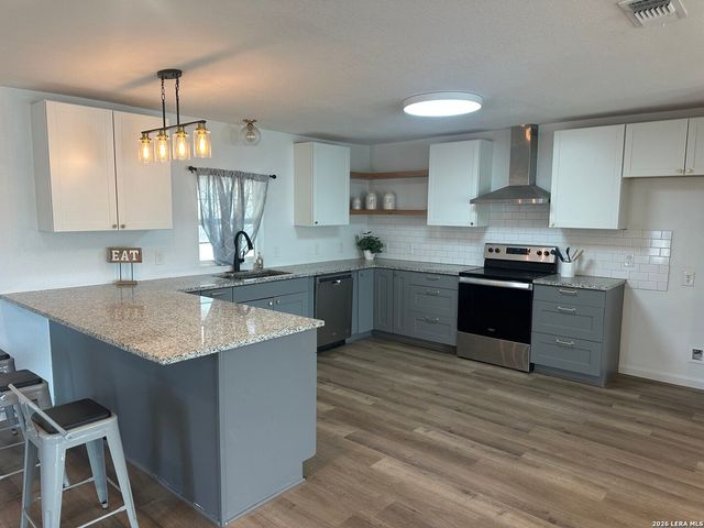 715 Walnut, Jourdanton, TX 78026