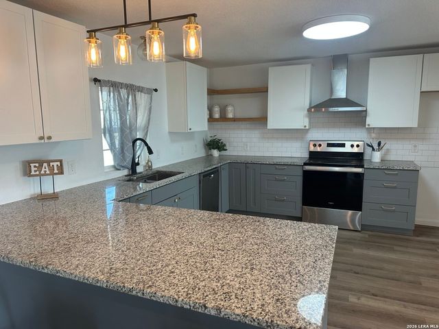 715 Walnut, Jourdanton, TX 78026