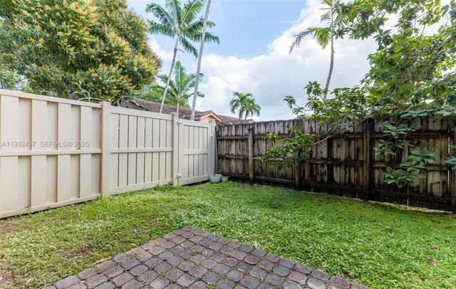 59 SE 3rd Ave, Hallandale Beach, FL 33009