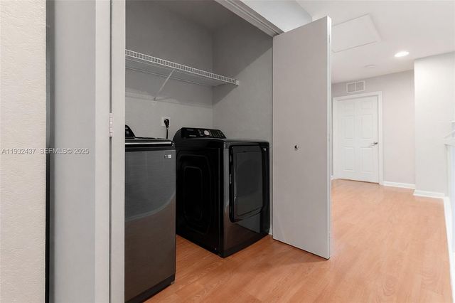 59 SE 3rd Ave, Hallandale Beach, FL 33009