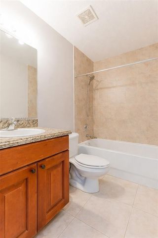 59 SE 3rd Ave, Hallandale Beach, FL 33009