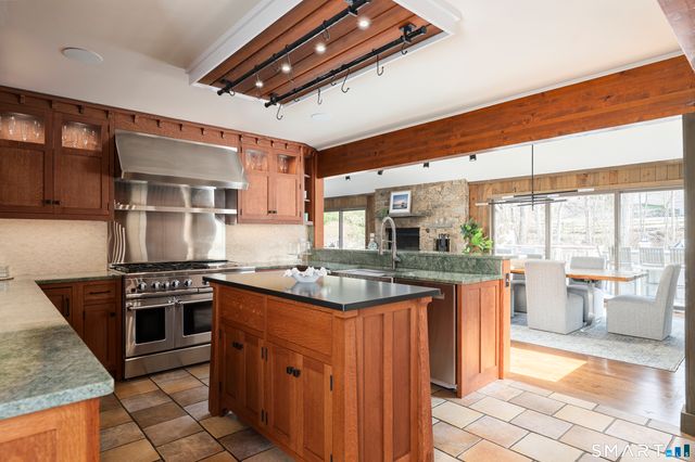 107 Parade Hill Road, New Canaan, CT 06840