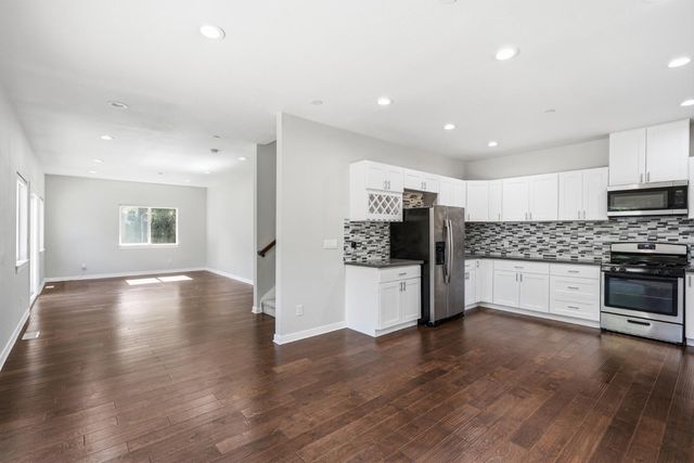 6188 Oakdale Avenue, Oakland, CA 94605