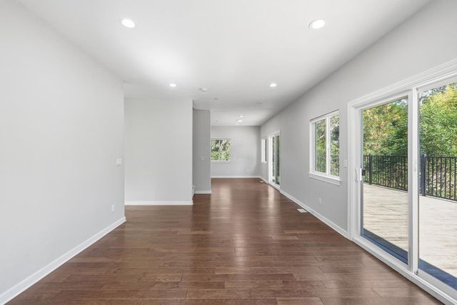 6188 Oakdale Avenue, Oakland, CA 94605