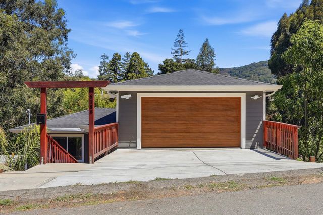 6188 Oakdale Avenue, Oakland, CA 94605
