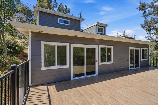 6188 Oakdale Avenue, Oakland, CA 94605