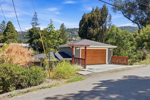 6188 Oakdale Avenue, Oakland, CA 94605