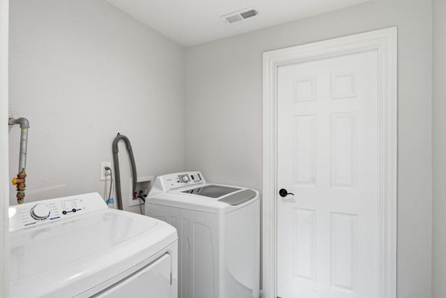 6188 Oakdale Avenue, Oakland, CA 94605