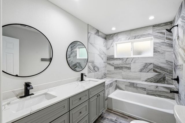 6188 Oakdale Avenue, Oakland, CA 94605