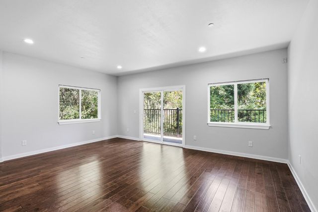 6188 Oakdale Avenue, Oakland, CA 94605