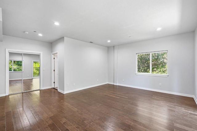 6188 Oakdale Avenue, Oakland, CA 94605