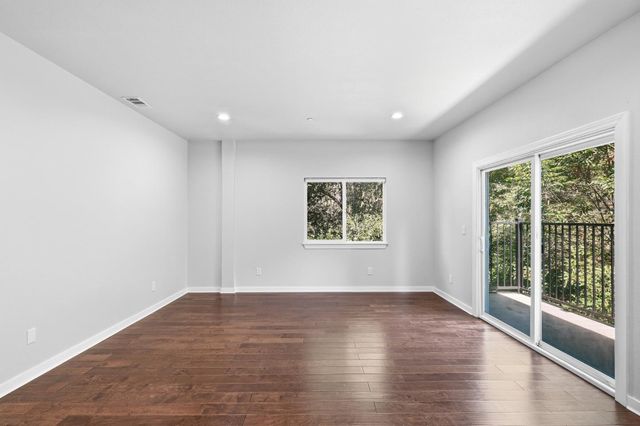 6188 Oakdale Avenue, Oakland, CA 94605