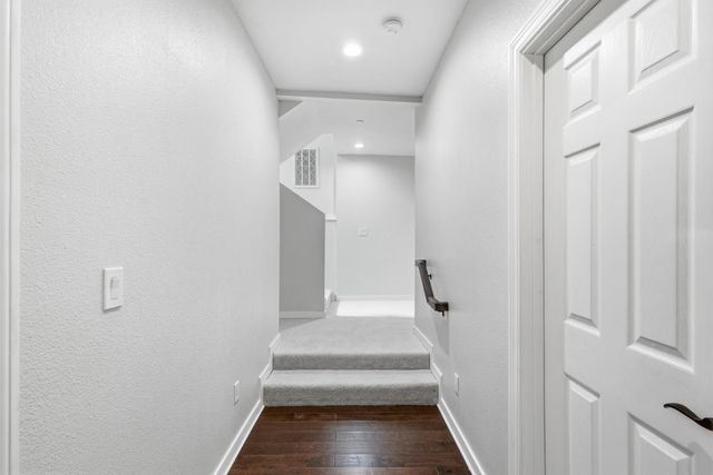 6188 Oakdale Avenue, Oakland, CA 94605