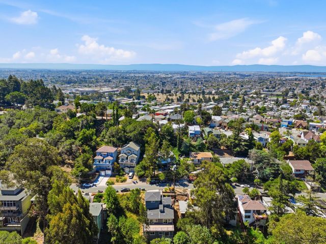 6188 Oakdale Avenue, Oakland, CA 94605