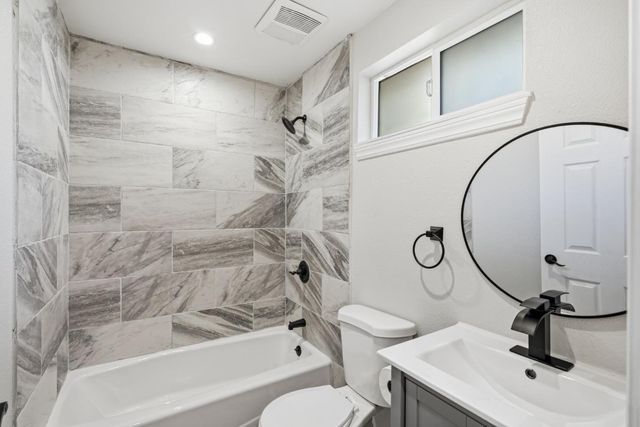 6188 Oakdale Avenue, Oakland, CA 94605