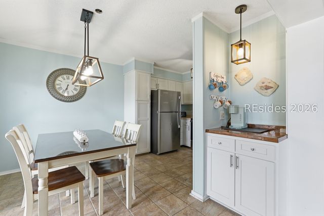 40 Folly Field Road 231, Hilton Head Island, SC 29928