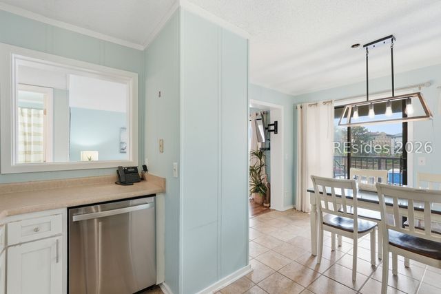 40 Folly Field Road 231, Hilton Head Island, SC 29928