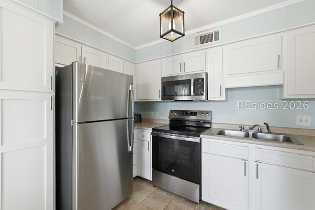 40 Folly Field Road 231, Hilton Head Island, SC 29928