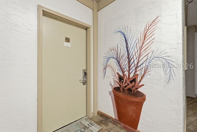 40 Folly Field Road 231, Hilton Head Island, SC 29928