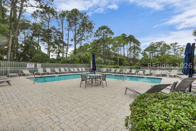 40 Folly Field Road 231, Hilton Head Island, SC 29928