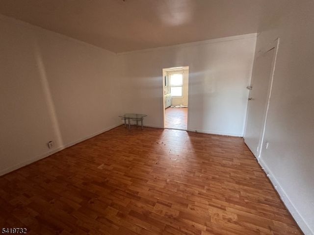 321 S 5Th St, Elizabeth City, NJ 07206