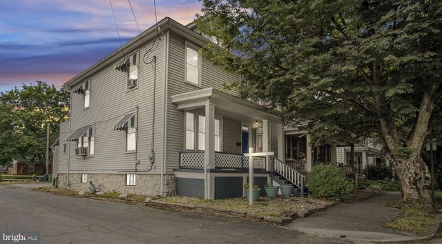 32 W WILLOW ST, Carlisle, PA 17013