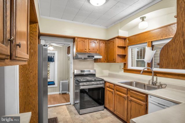 32 W WILLOW ST, Carlisle, PA 17013
