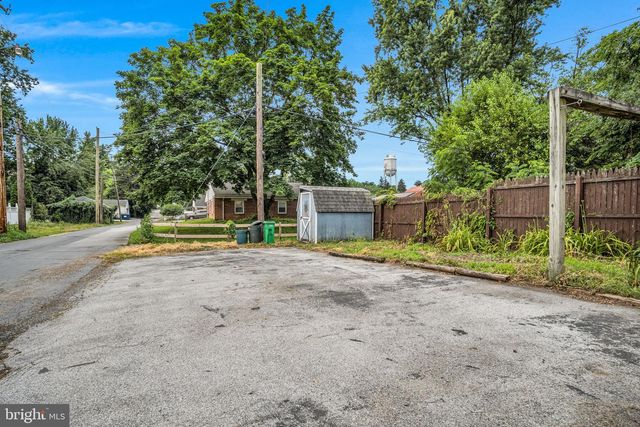 32 W WILLOW ST, Carlisle, PA 17013