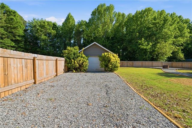 172 Stratford Road, Lexington, NC 27292