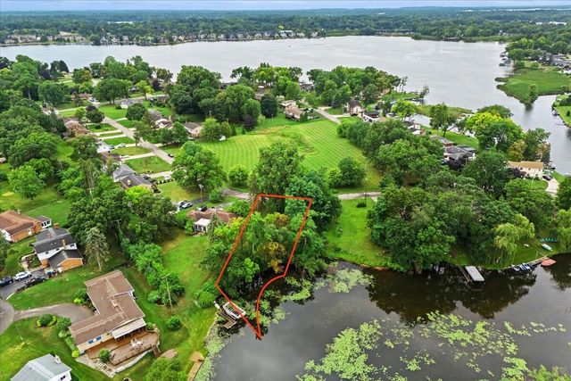 3306 Indianview Drive, Waterford, MI 48329