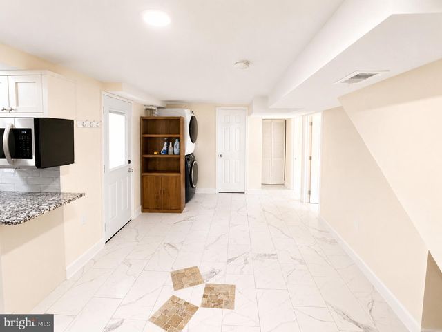 1209 CHAPEL OAKS DR, Capitol Heights, MD 20743