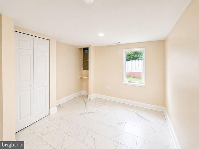1209 CHAPEL OAKS DR, Capitol Heights, MD 20743