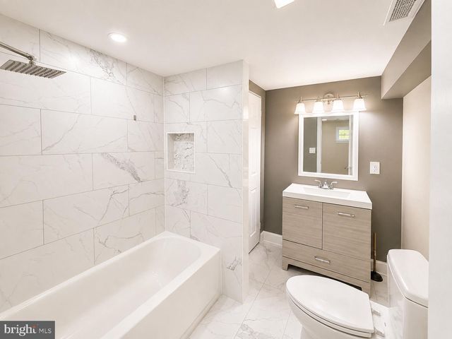1209 CHAPEL OAKS DR, Capitol Heights, MD 20743