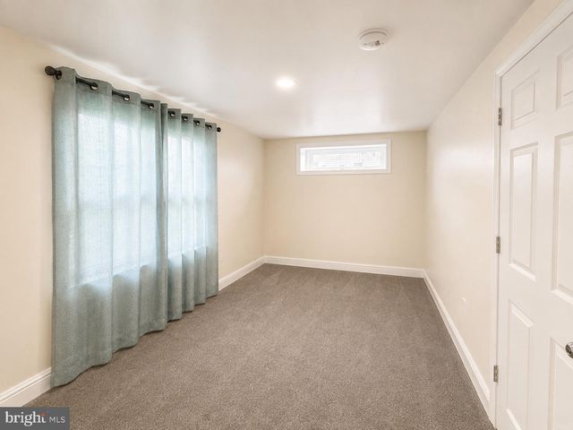 1209 CHAPEL OAKS DR, Capitol Heights, MD 20743