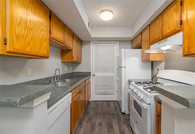 825 Hank Aaron Drive SW, Atlanta, GA 30315