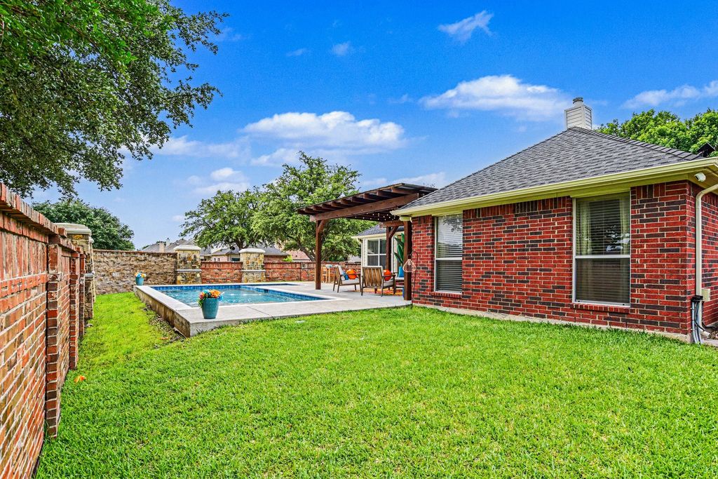 301 Cave River Drive, Murphy, TX 75094