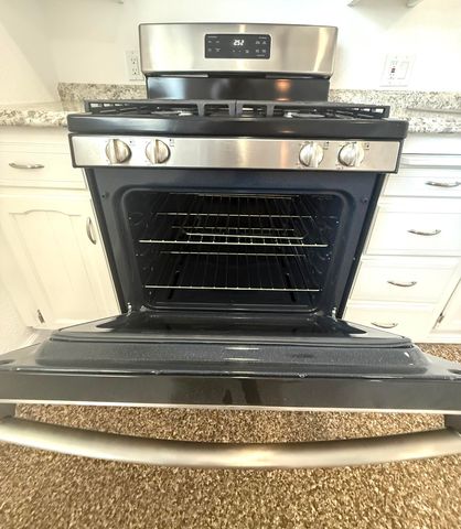 1093 Raymond Road, Hanford, CA 93230