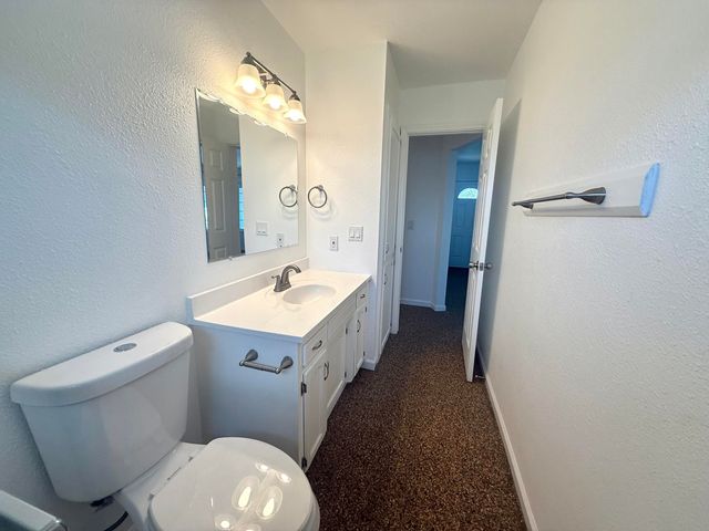 1093 Raymond Road, Hanford, CA 93230