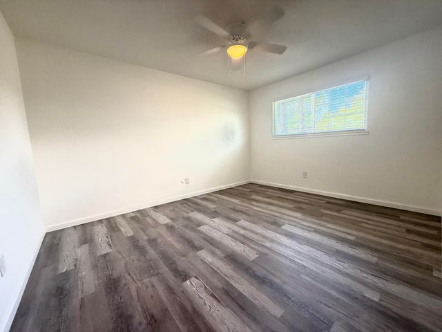 1093 Raymond Road, Hanford, CA 93230