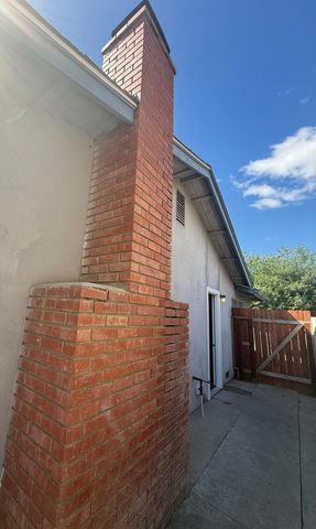 1093 Raymond Road, Hanford, CA 93230