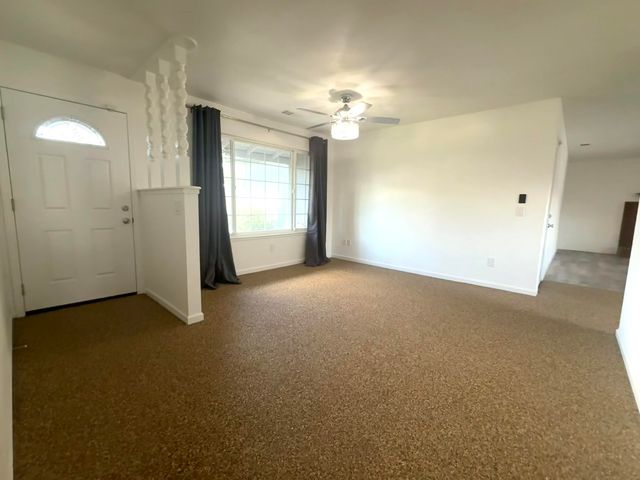 1093 Raymond Road, Hanford, CA 93230